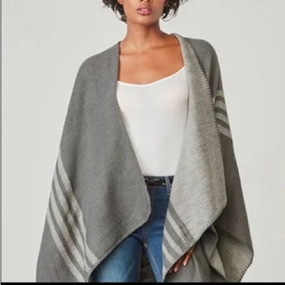 BB Dakota Blanket Scraf/Sweater - Picture 1 of 8